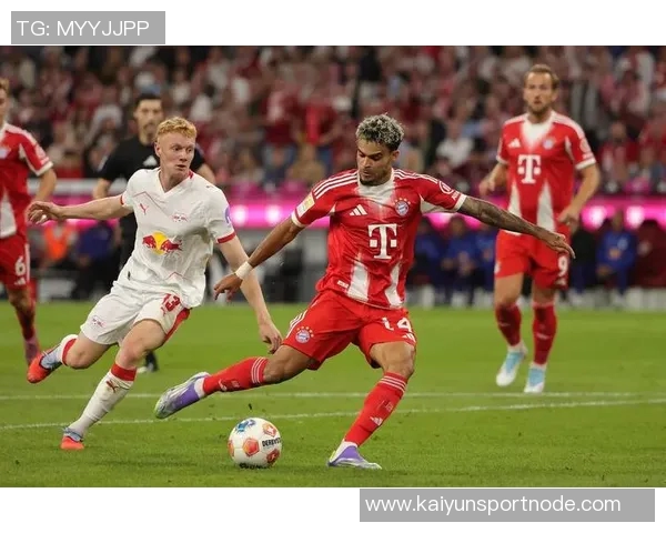 拜仁球员凯恩迪亚斯杰克逊齐聚慕尼黑啤酒节欢庆盛宴